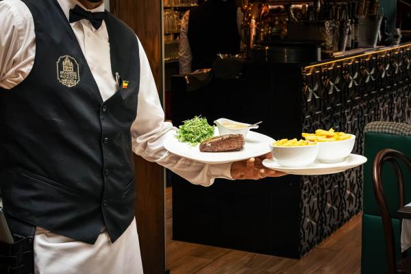 Brasserie Auguste waiter